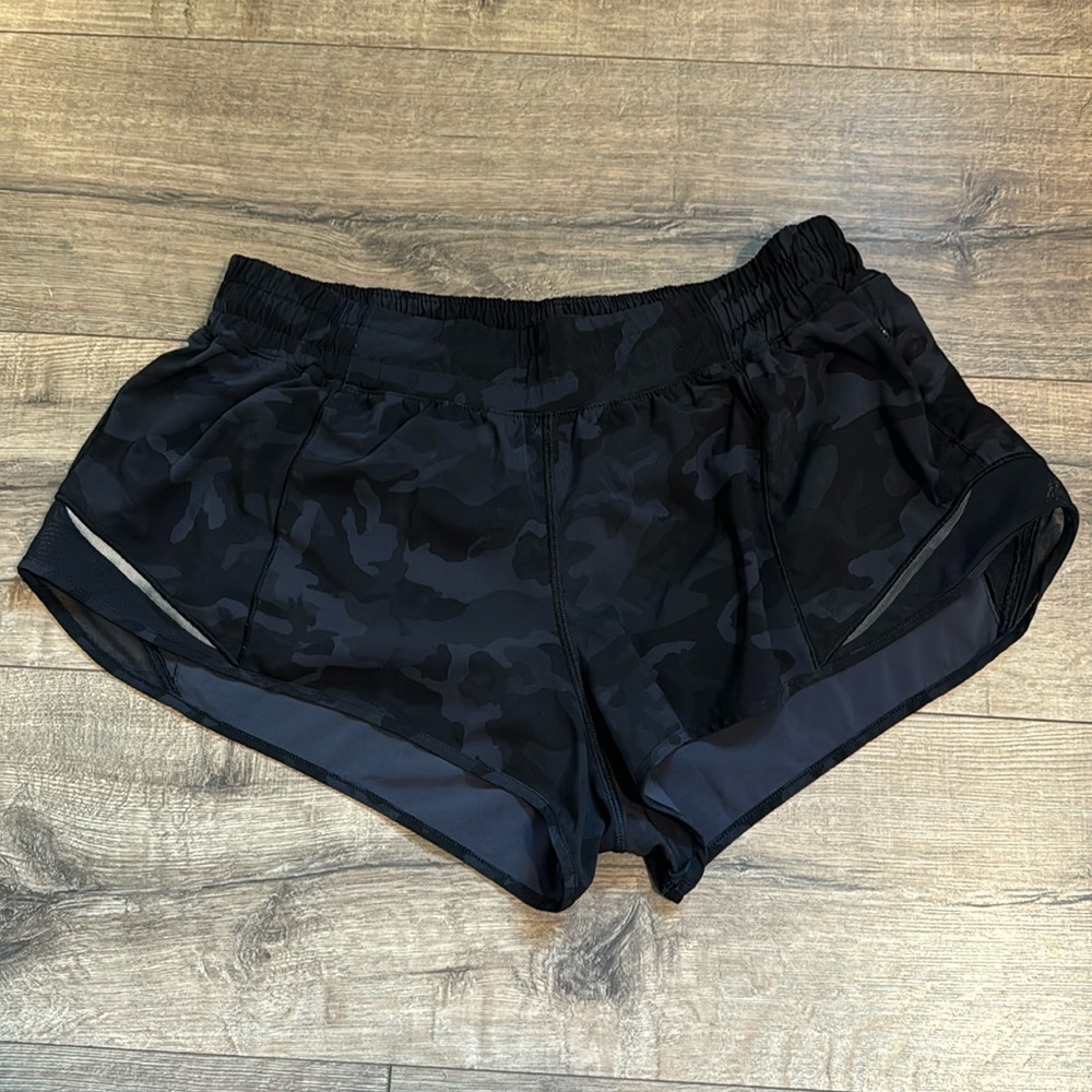 Lululemon Hotty Hot shorts